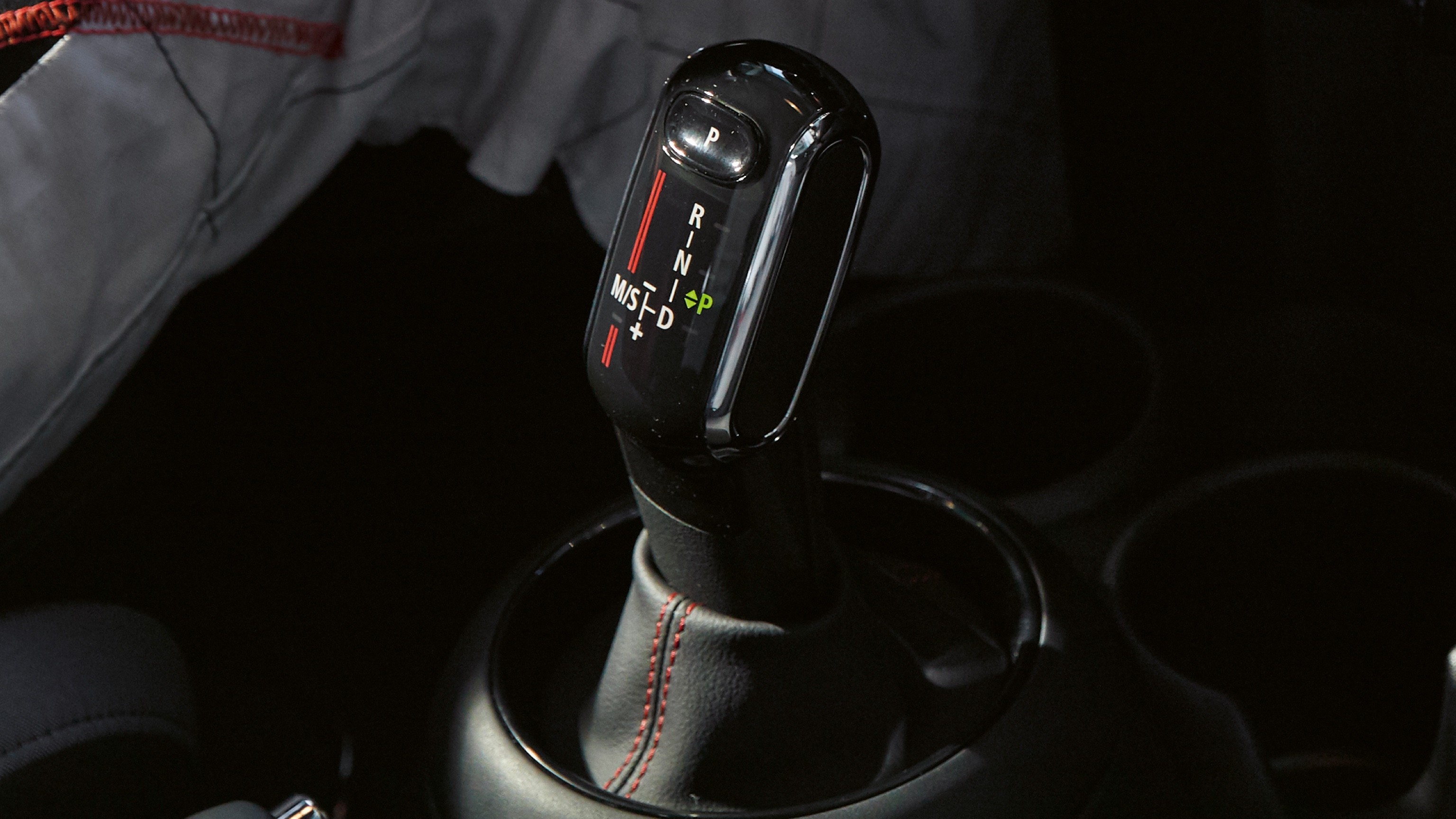 MINI John Cooper Works GP – transmisión automática de 8 velocidades